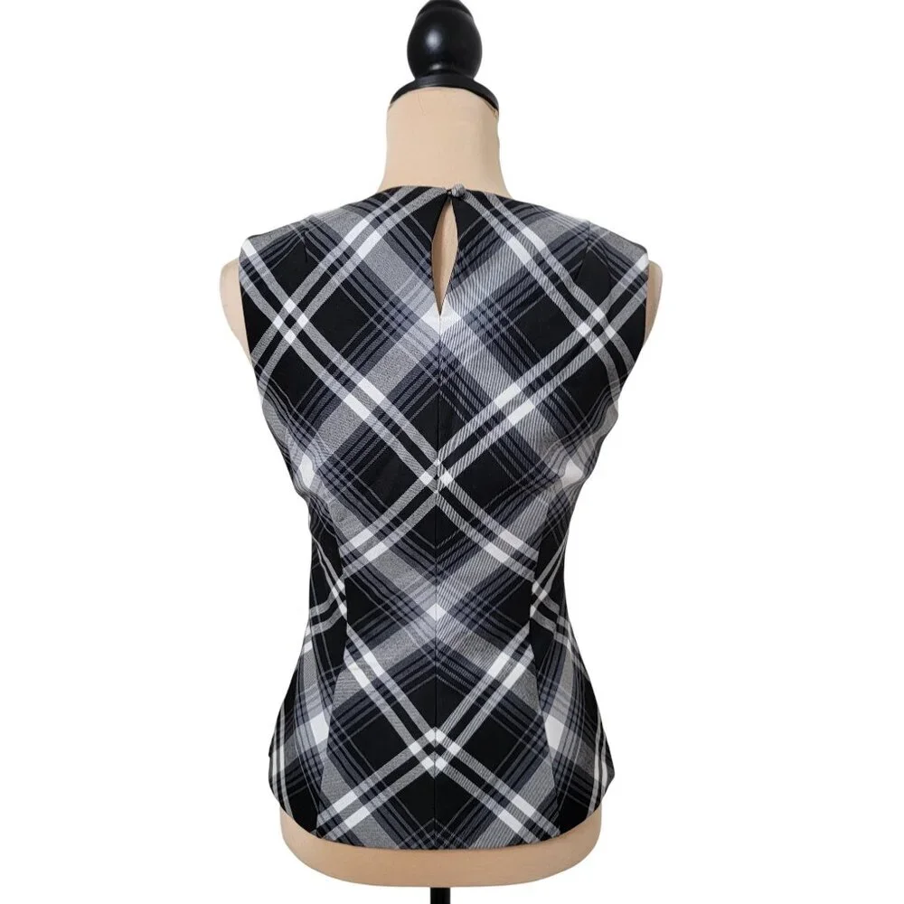 White House Black Market Size 0 Black & White Plaid Sleeveless Top / Vest
